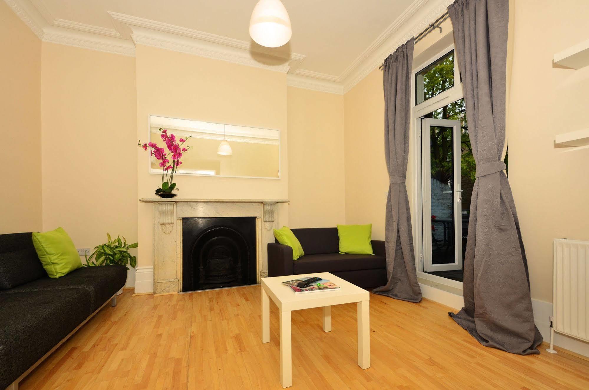 W14 Apartments Лондон Экстерьер фото